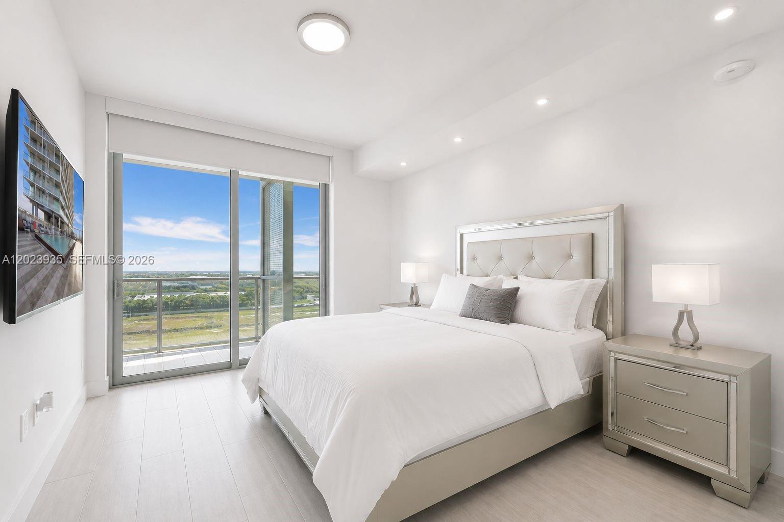 2000 Metropica Way # 1408