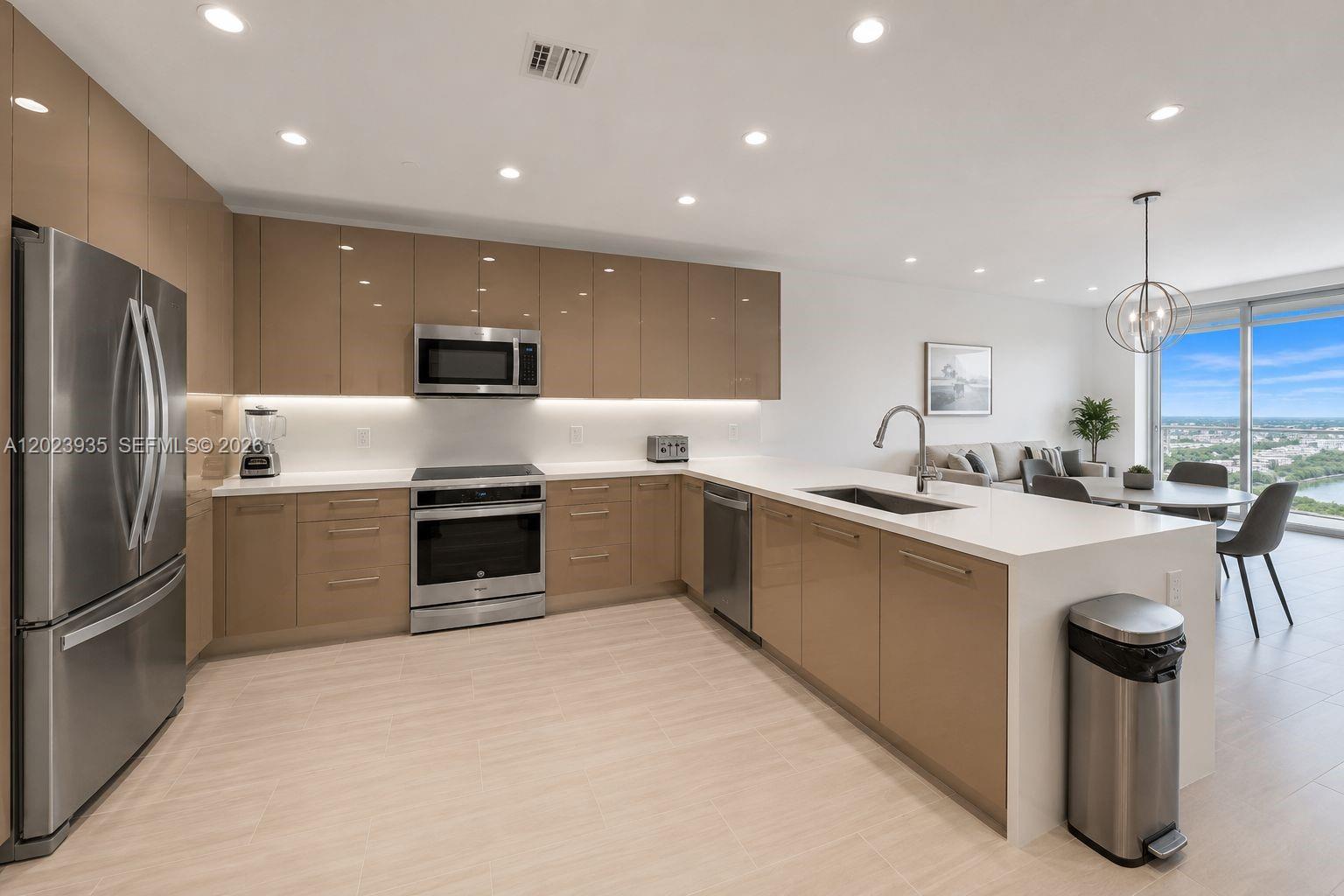 2000 Metropica Way # 1408