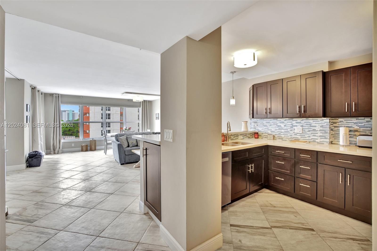 3000 E Sunrise Blvd # 5D