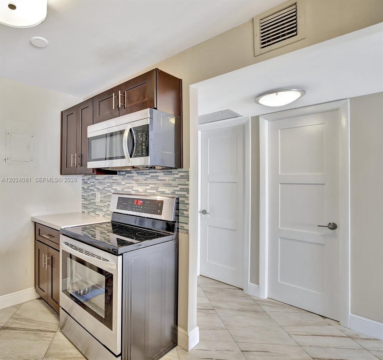 3000 E Sunrise Blvd # 5D