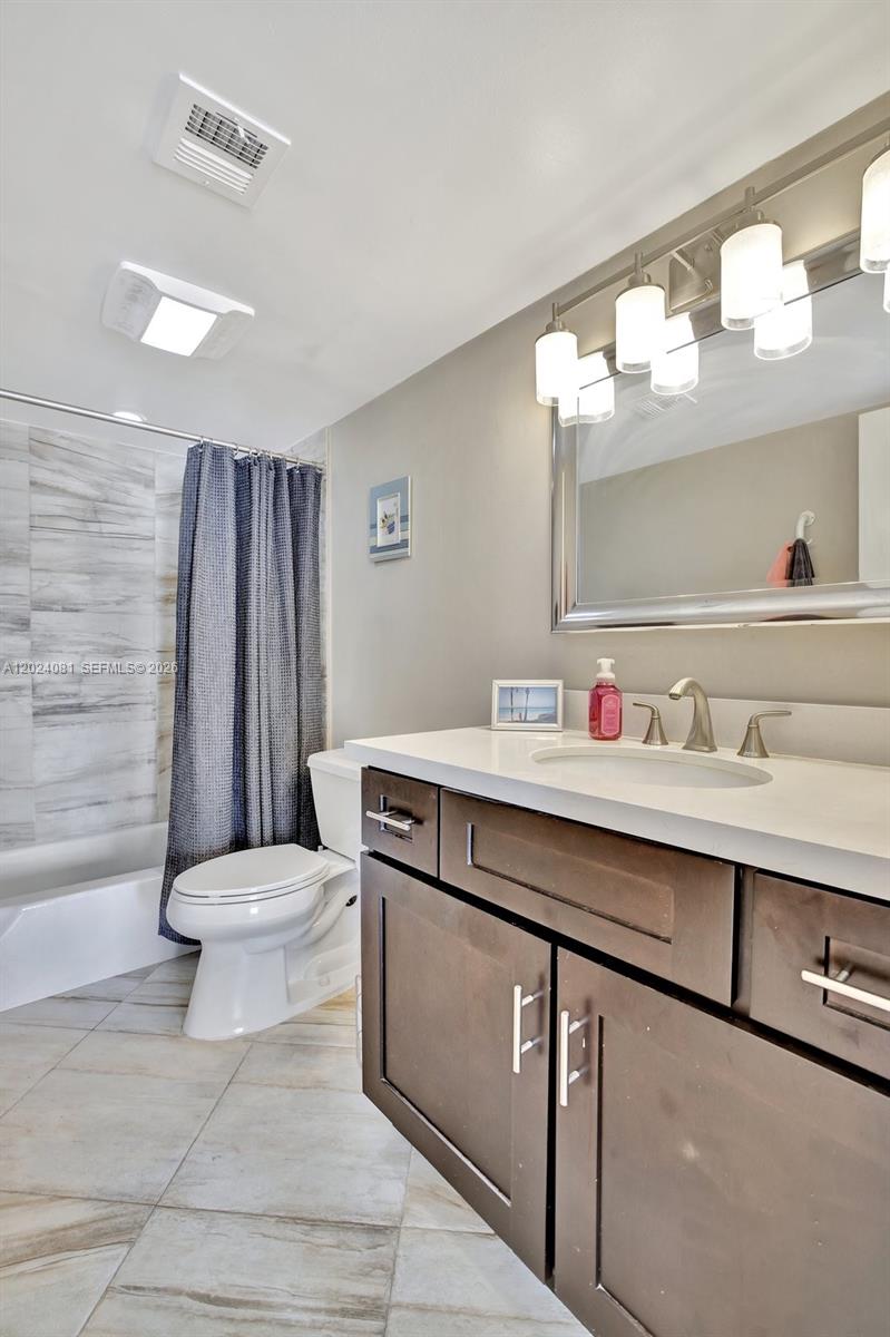3000 E Sunrise Blvd # 5D