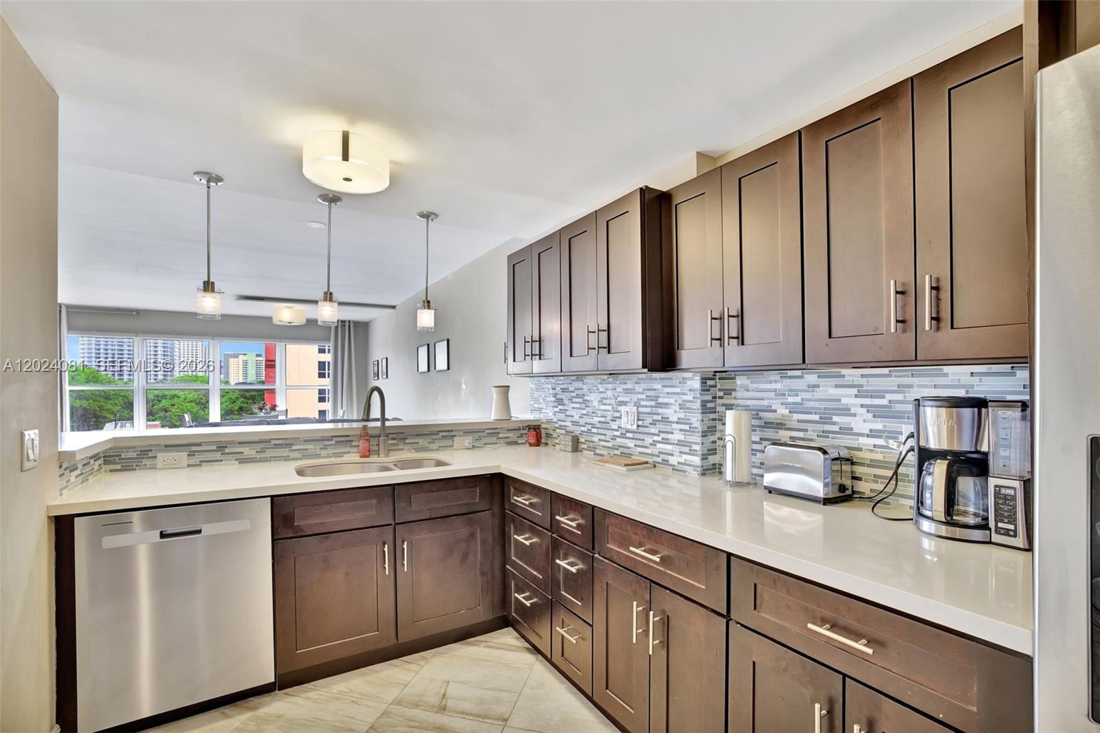 3000 E Sunrise Blvd # 5D