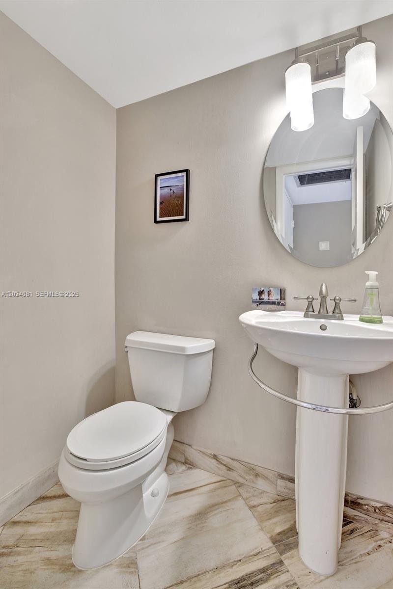 3000 E Sunrise Blvd # 5D