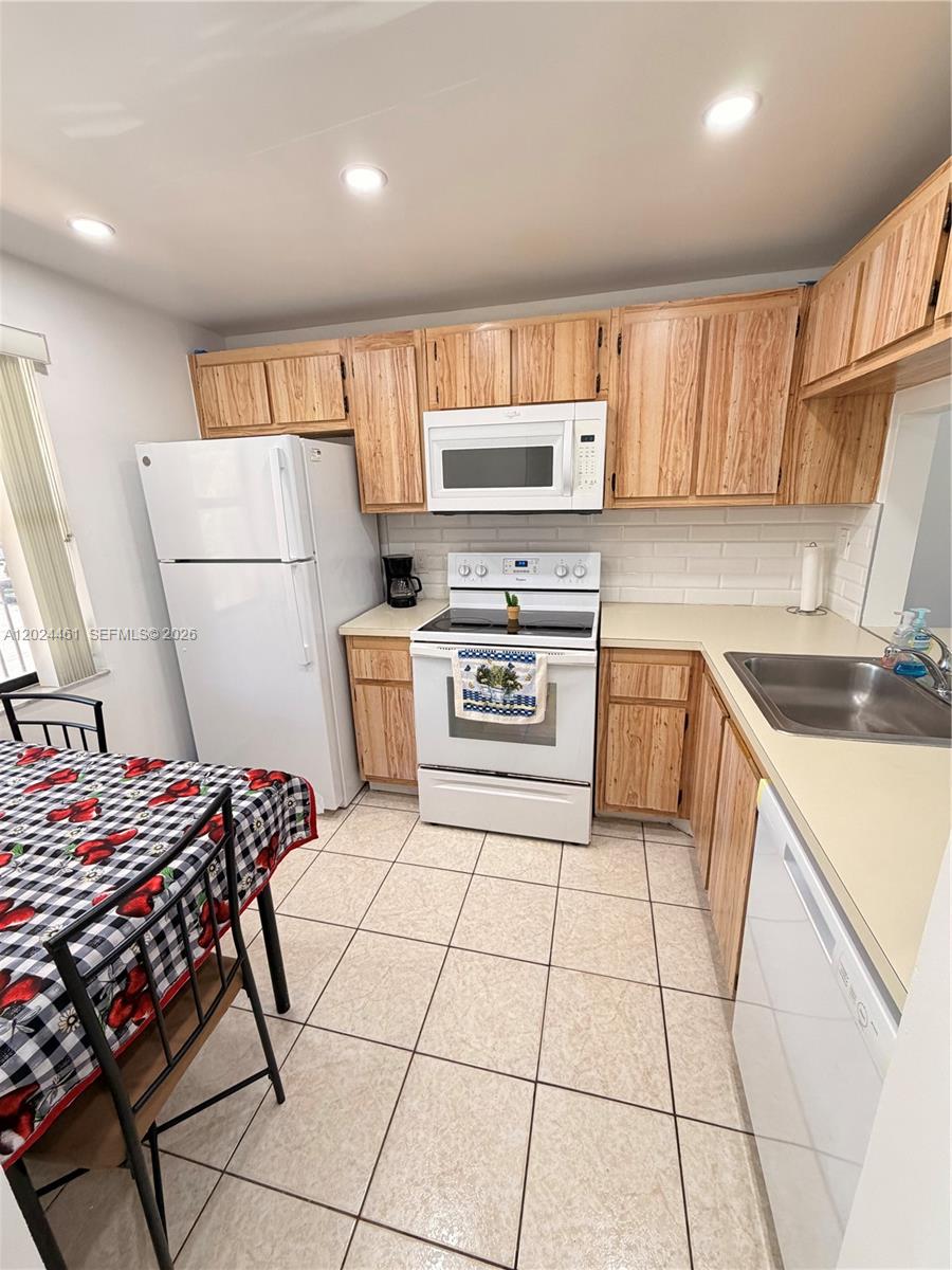 2793 NW 104th Ave # 204