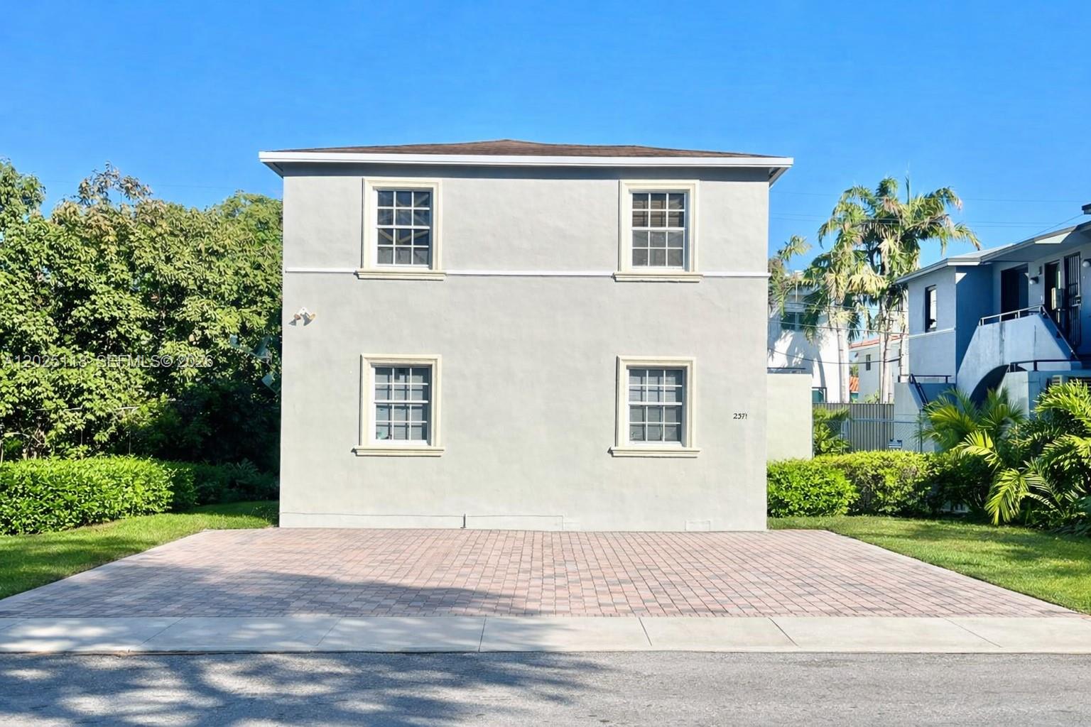 2371 SW 27th St