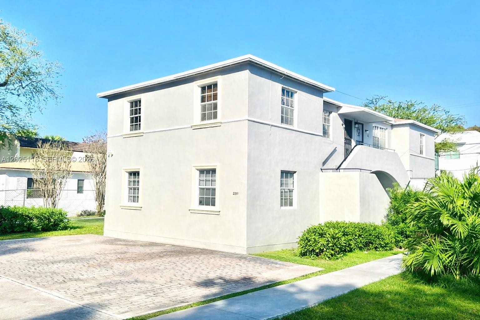2371 SW 27th St