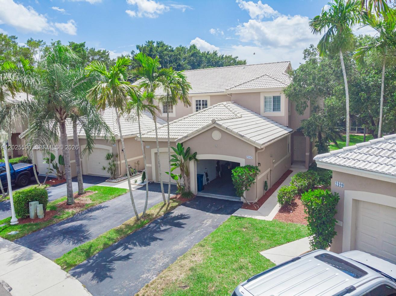 2098 Madeira Dr