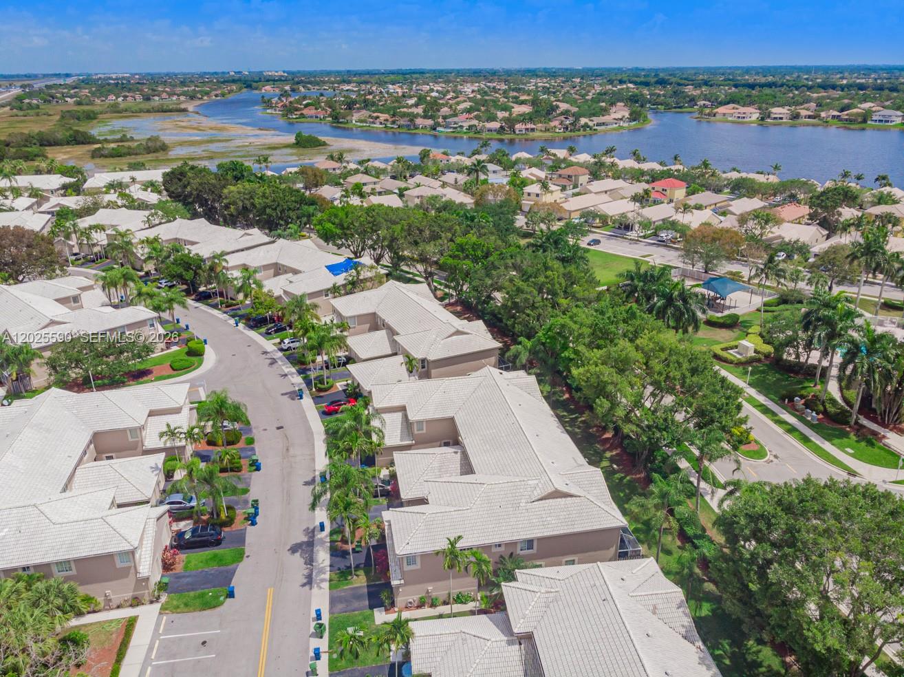 2098 Madeira Dr