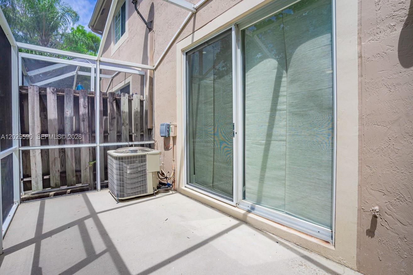 2098 Madeira Dr