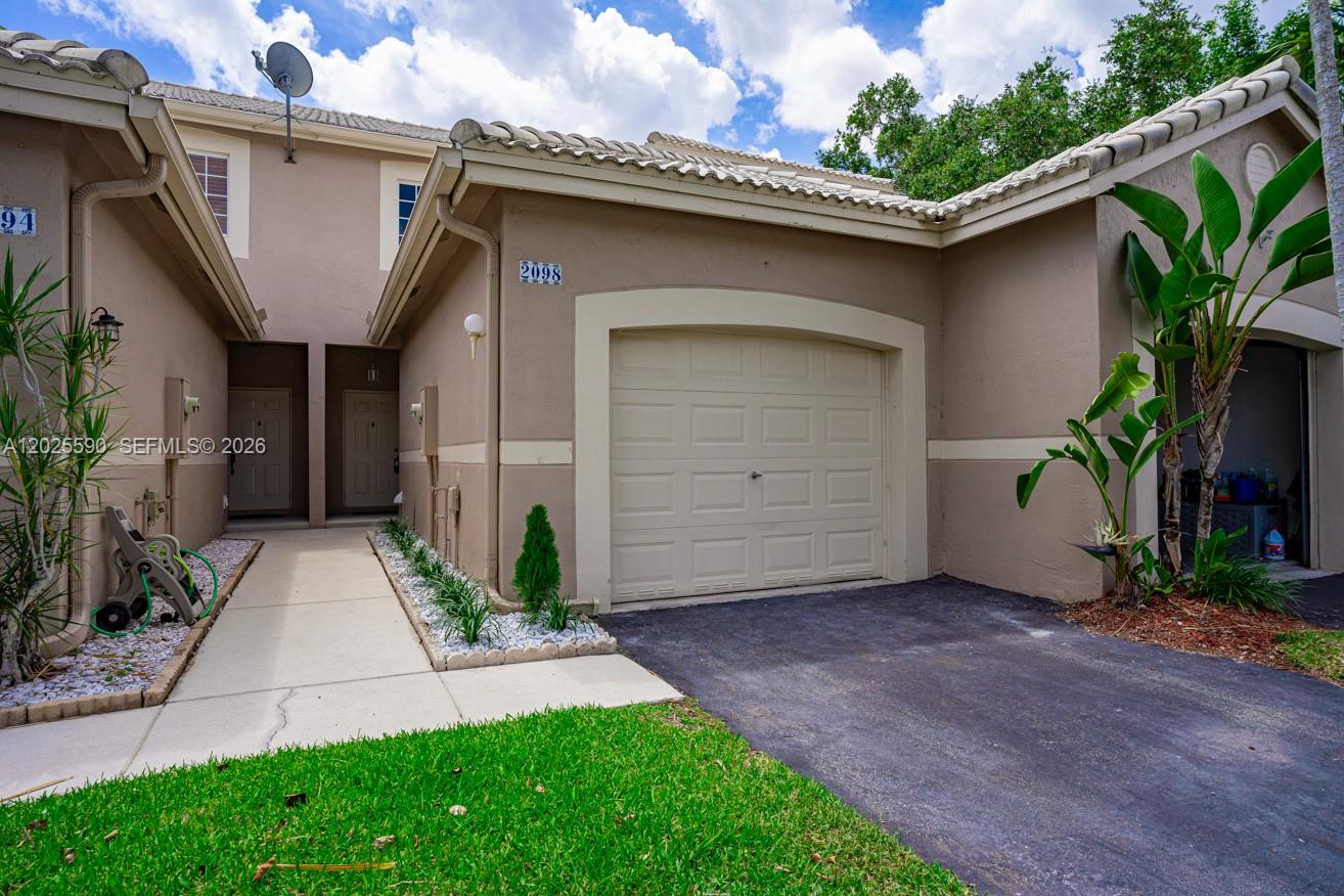 2098 Madeira Dr