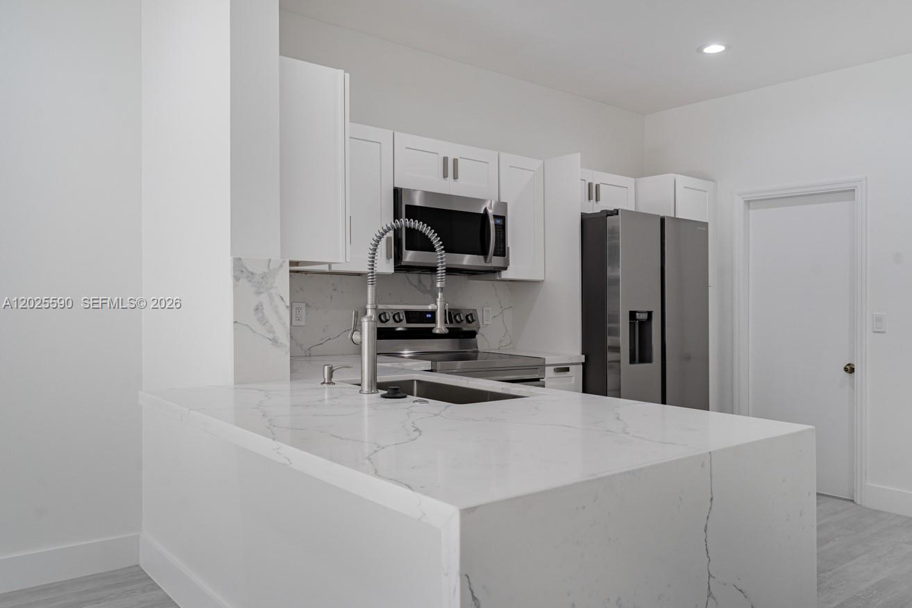 2098 Madeira Dr