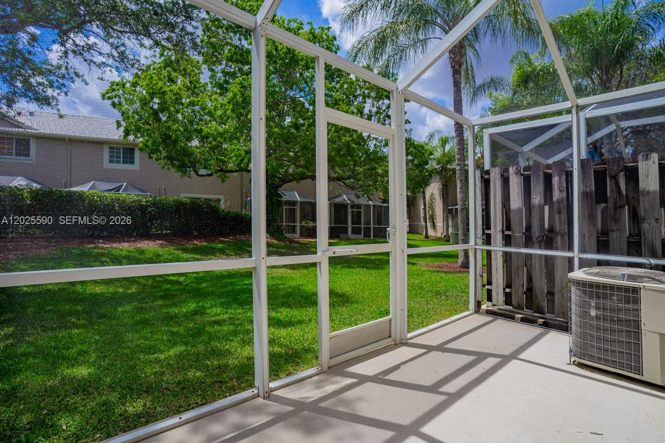 2098 Madeira Dr