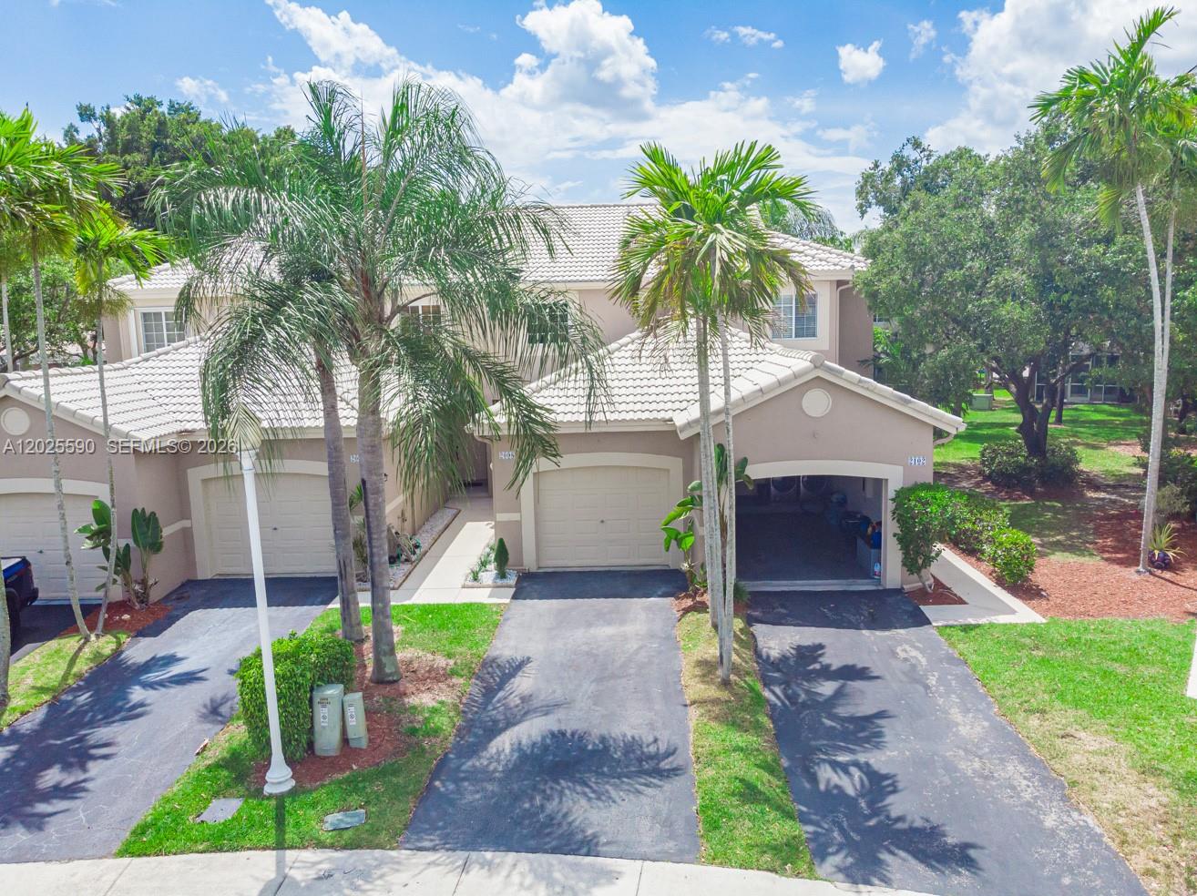 2098 Madeira Dr