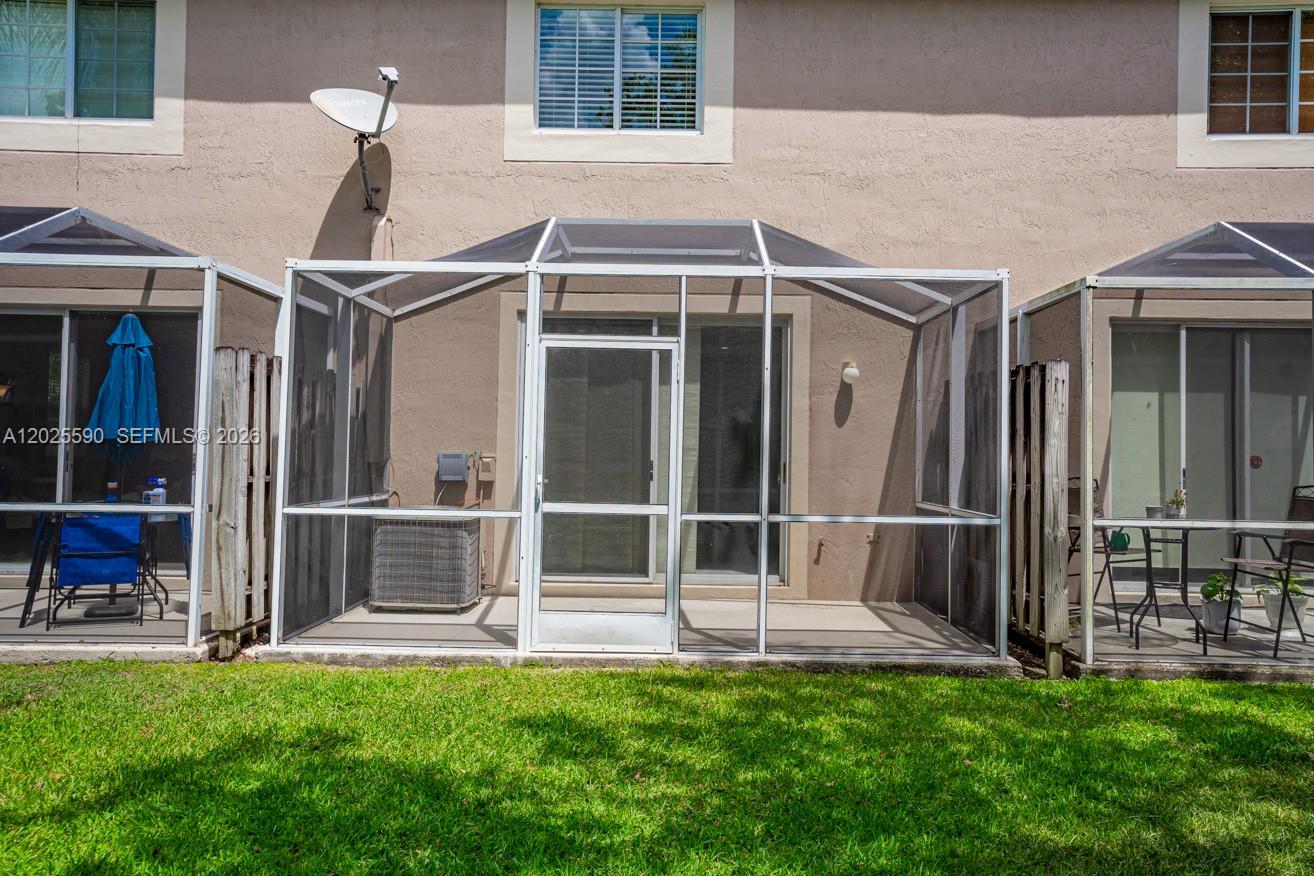 2098 Madeira Dr