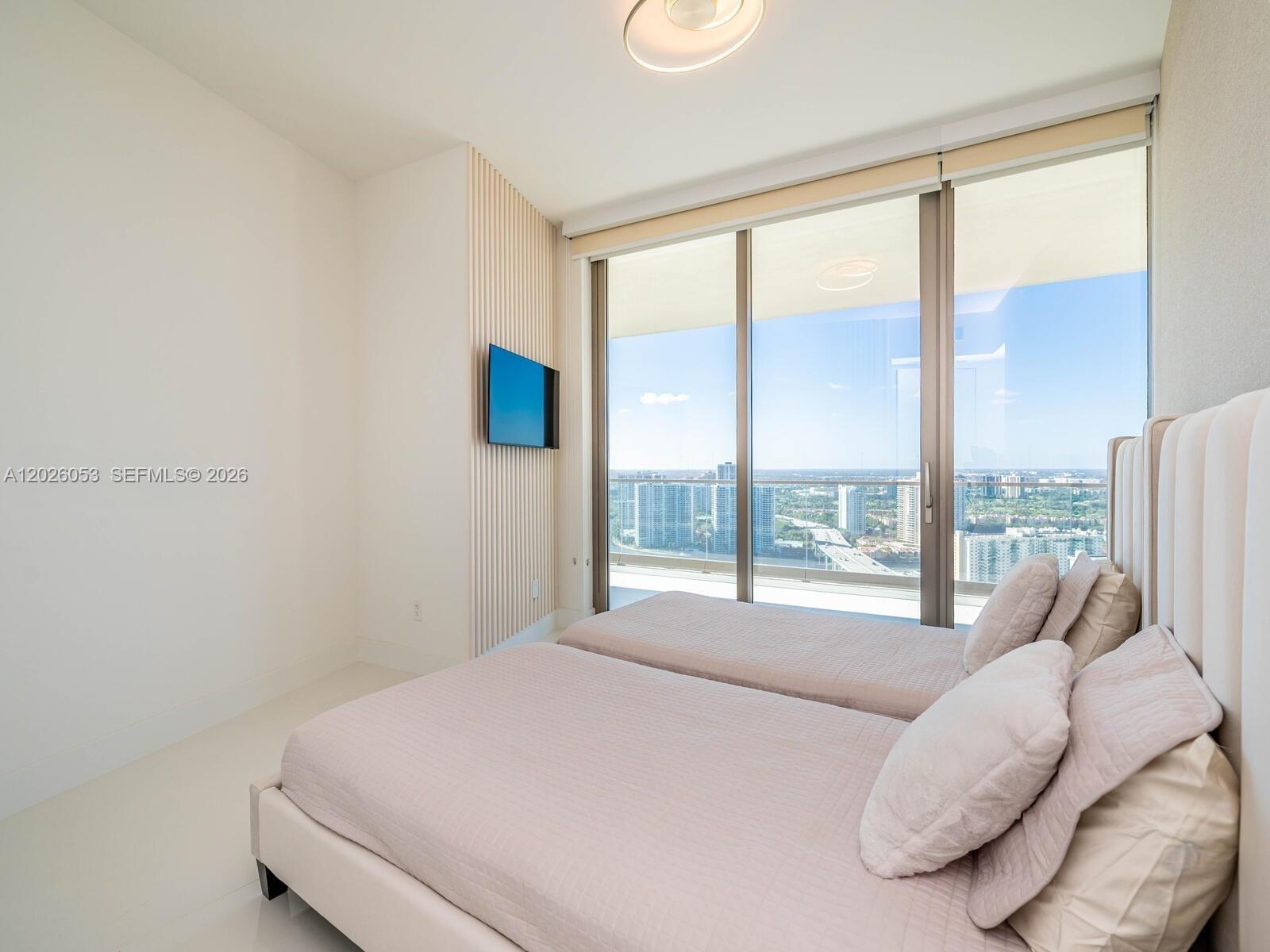 18975 Collins Ave # 3105