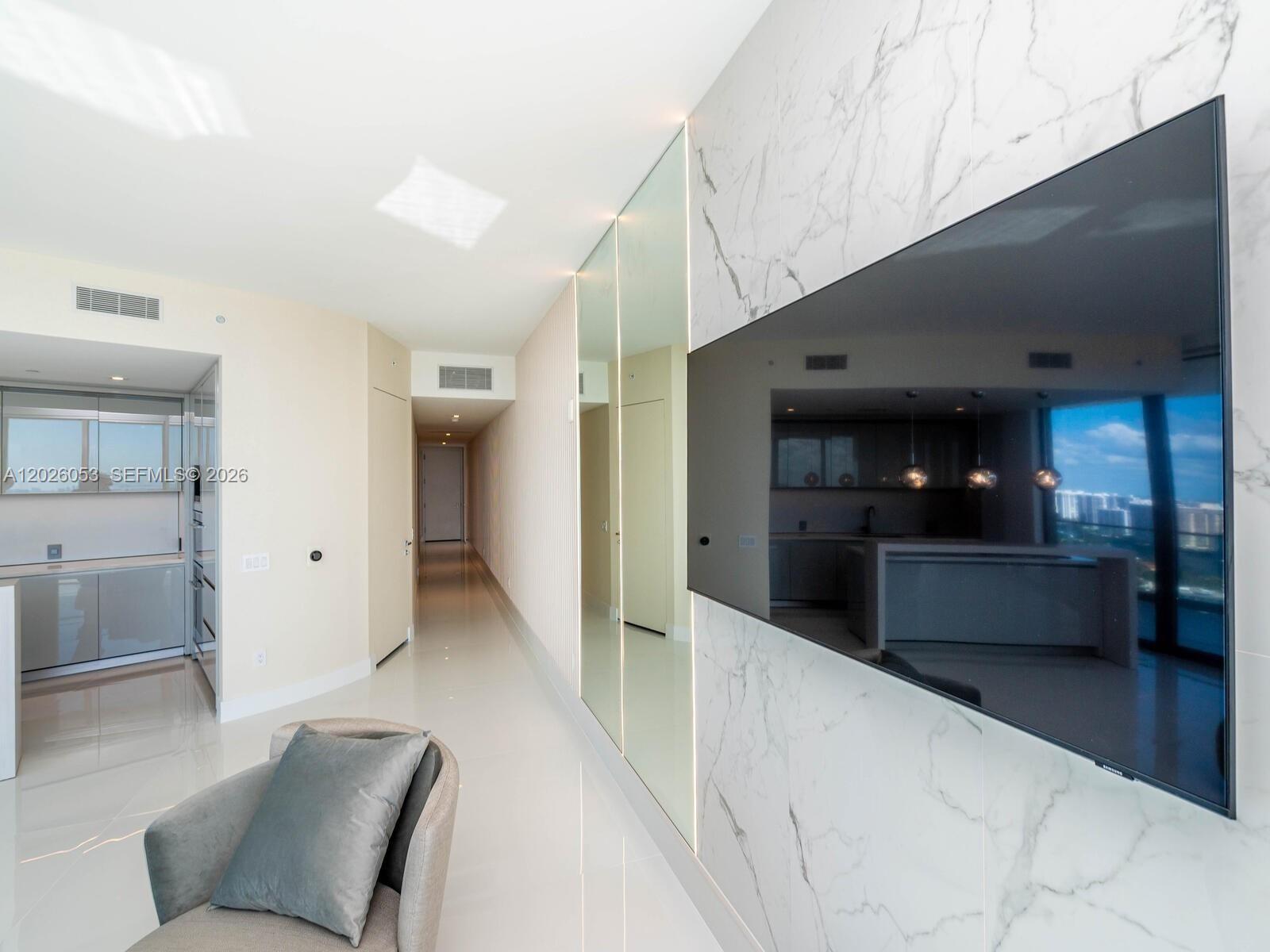 18975 Collins Ave # 3105