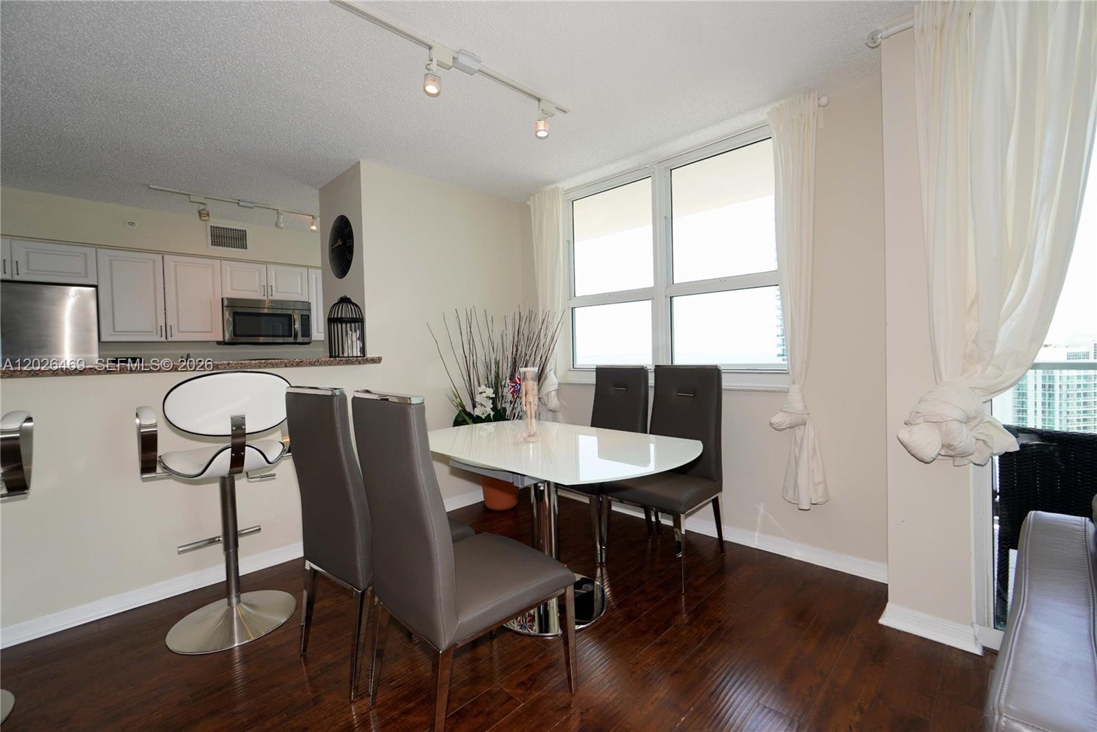 1155 Brickell Bay Dr # 3301