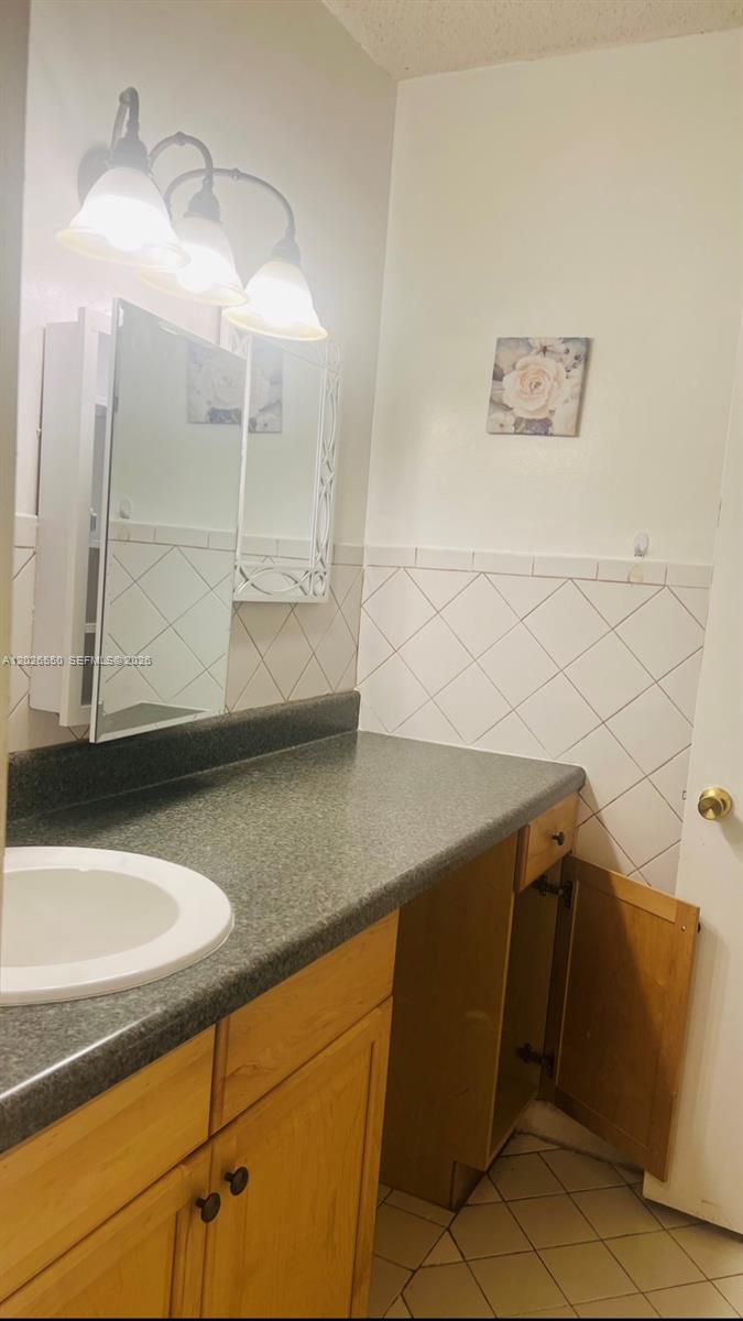 6505 Winfield Blvd # 53 Unit: B-53