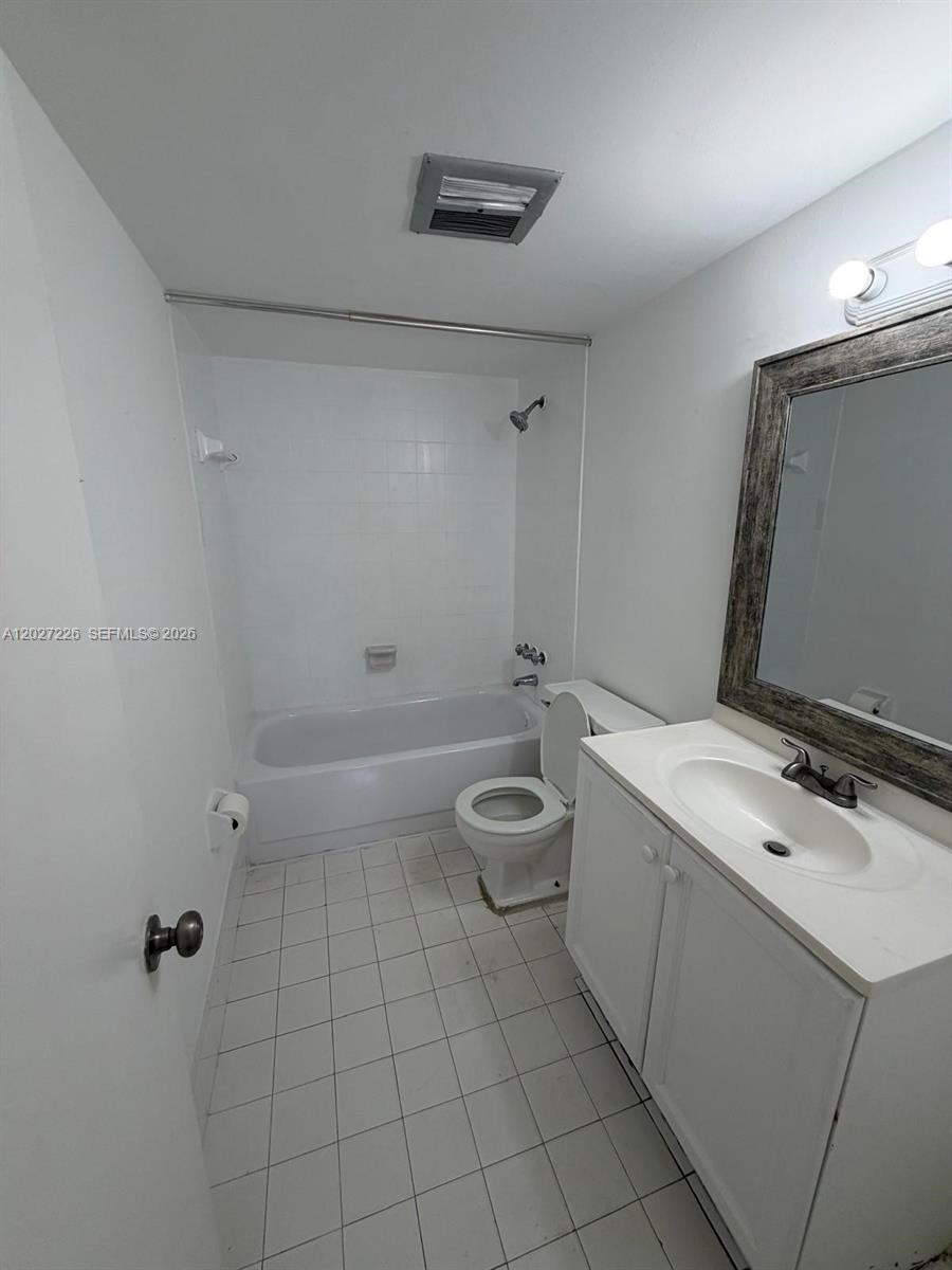 15205 NE 6th Ave # D303