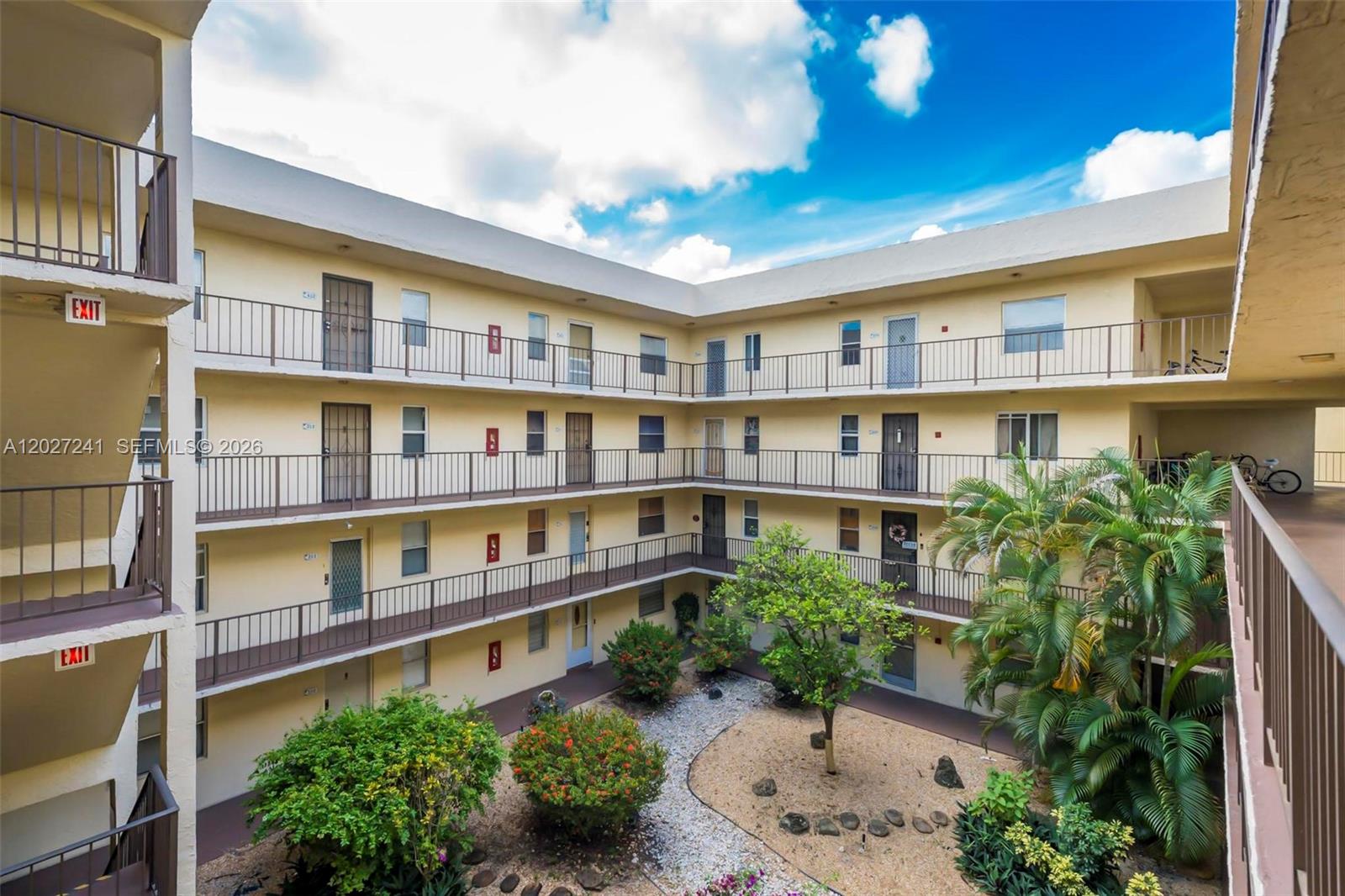 2831 Somerset Dr # 311