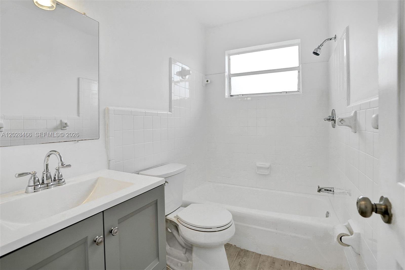 114 SE 8th St # 105