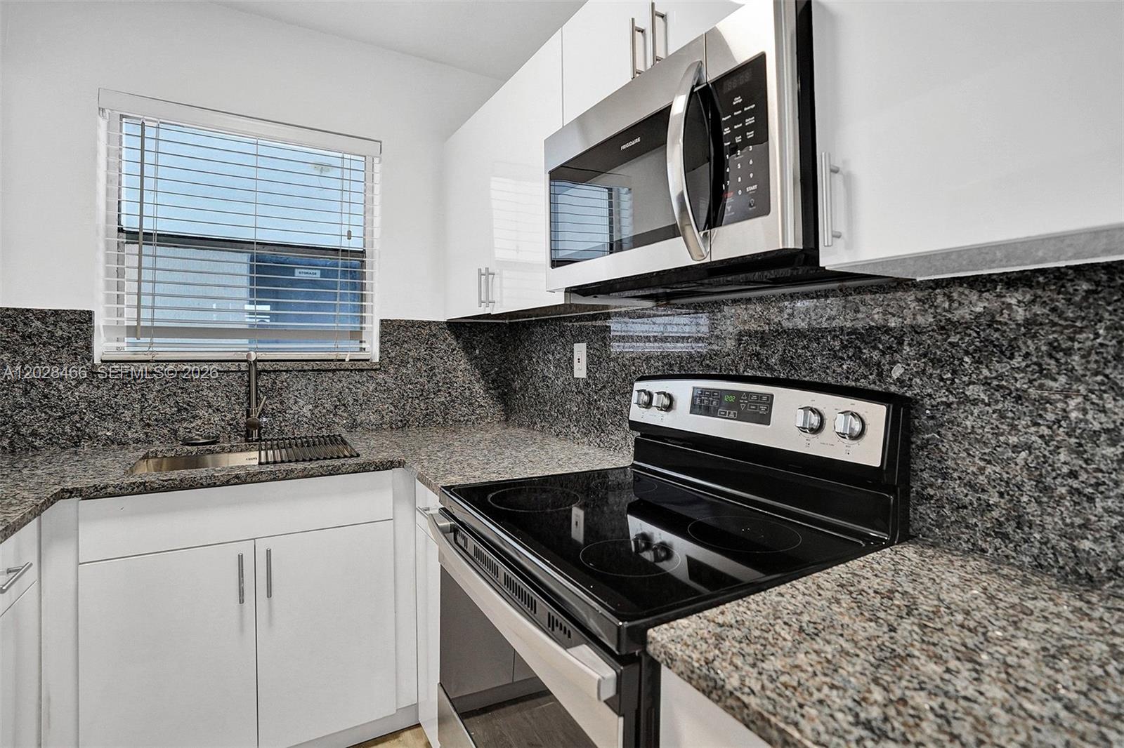114 SE 8th St # 105
