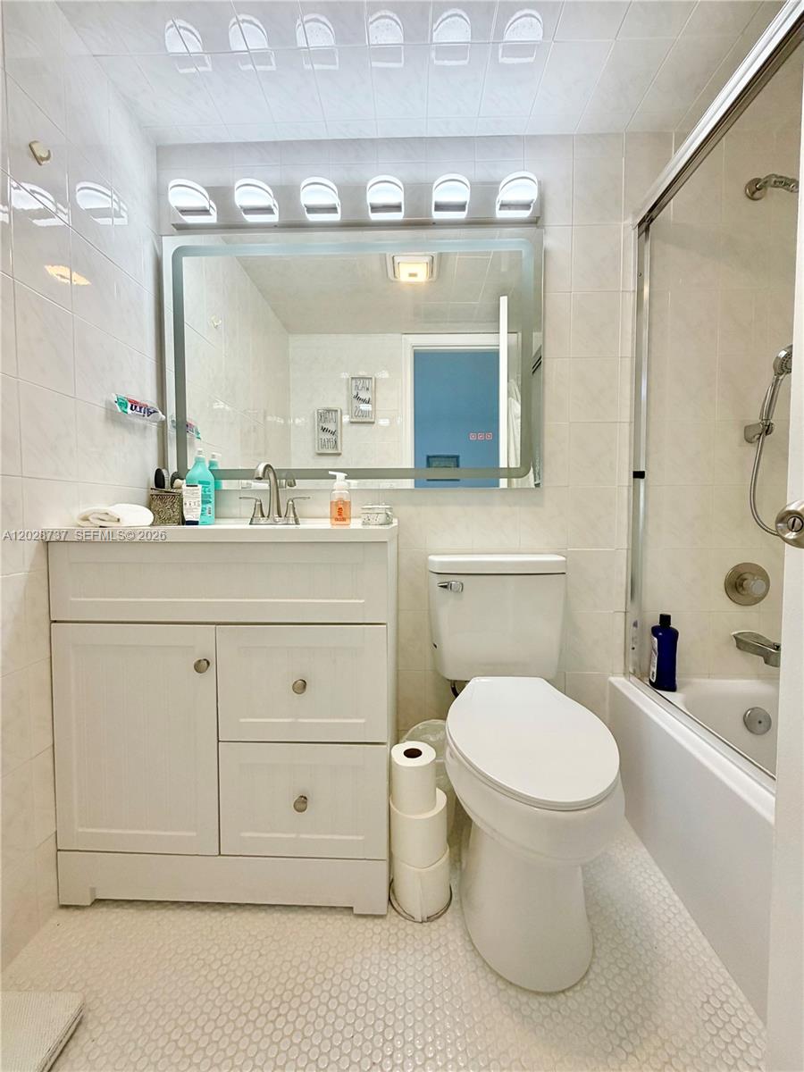 4123 Cambridge F # 4123