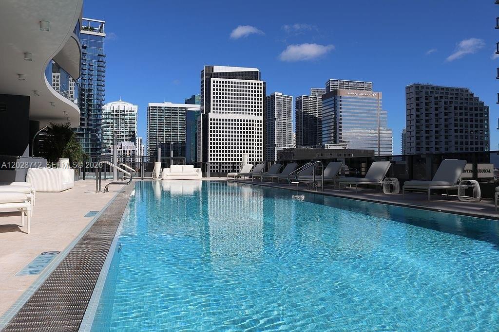 1000 Brickell Plz Unit: PH5304