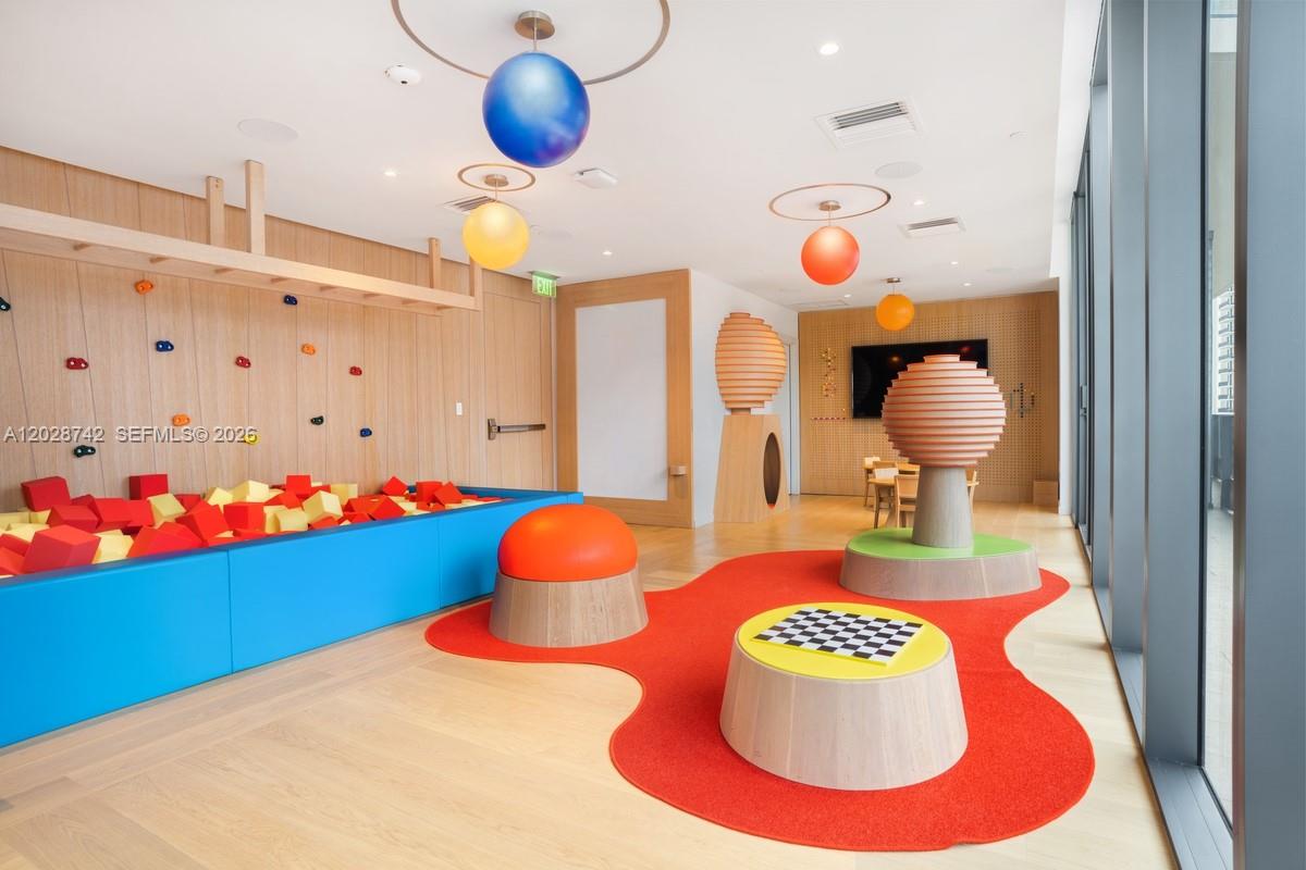 1000 Brickell Plz Unit: PH5304