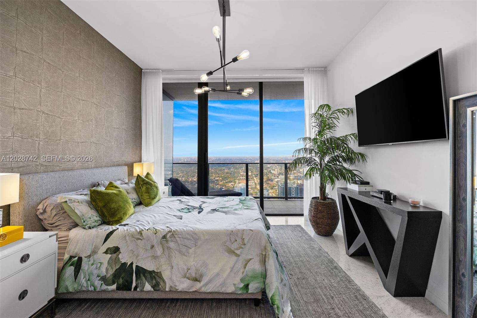 1000 Brickell Plz Unit: PH5304