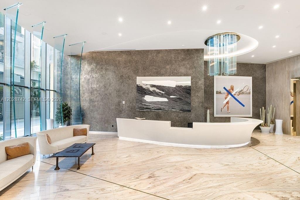 1000 Brickell Plz Unit: PH5304