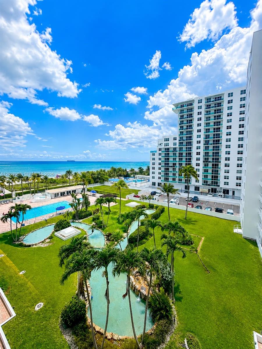 5005 Collins Ave # 616