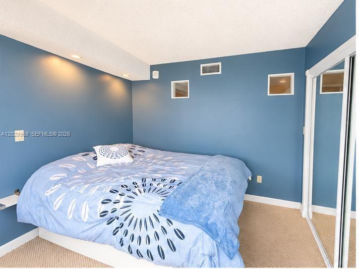 5005 Collins Ave # 616