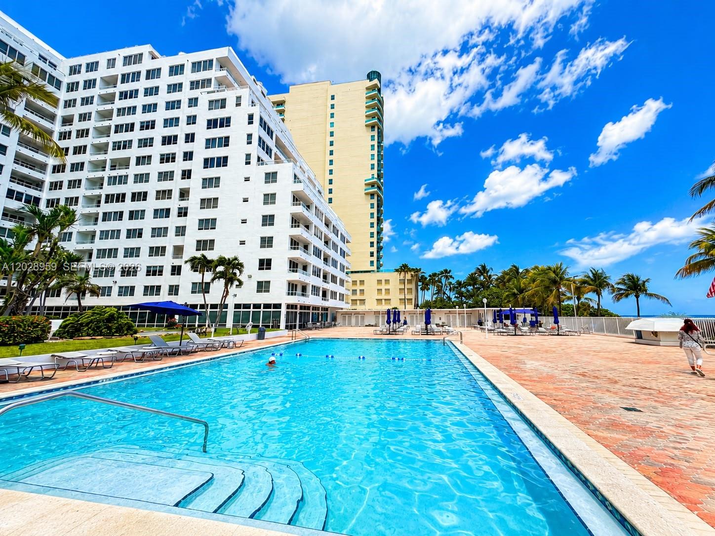 5005 Collins Ave # 616