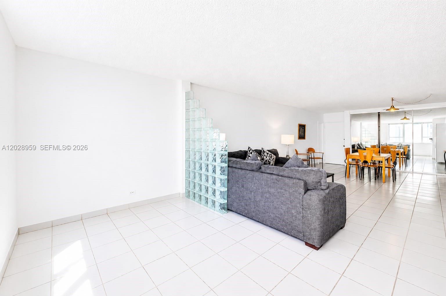 5005 Collins Ave # 616
