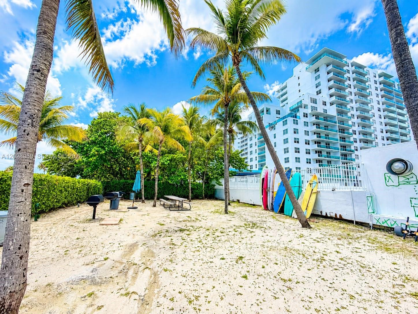 5005 Collins Ave # 616