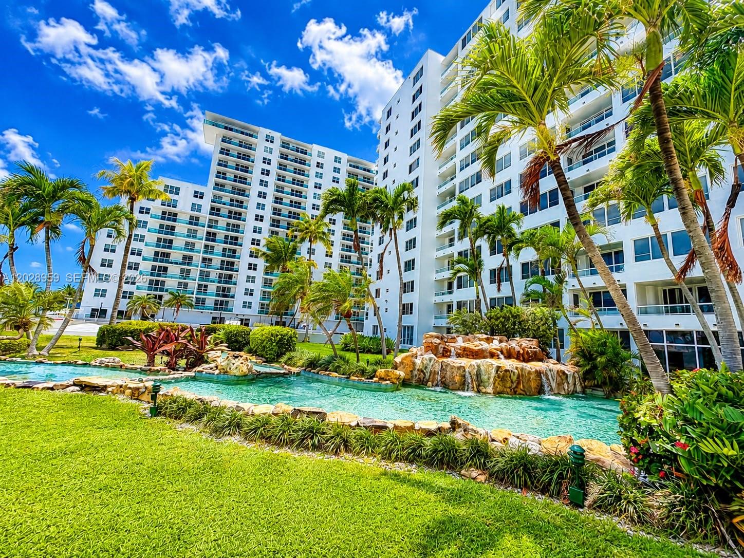 5005 Collins Ave # 616