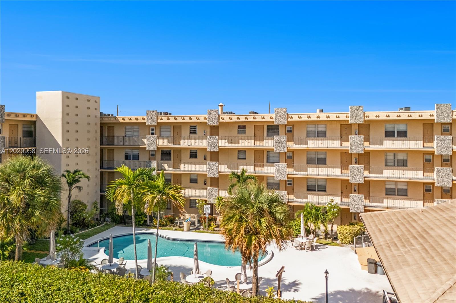 2145 Pierce St # 305