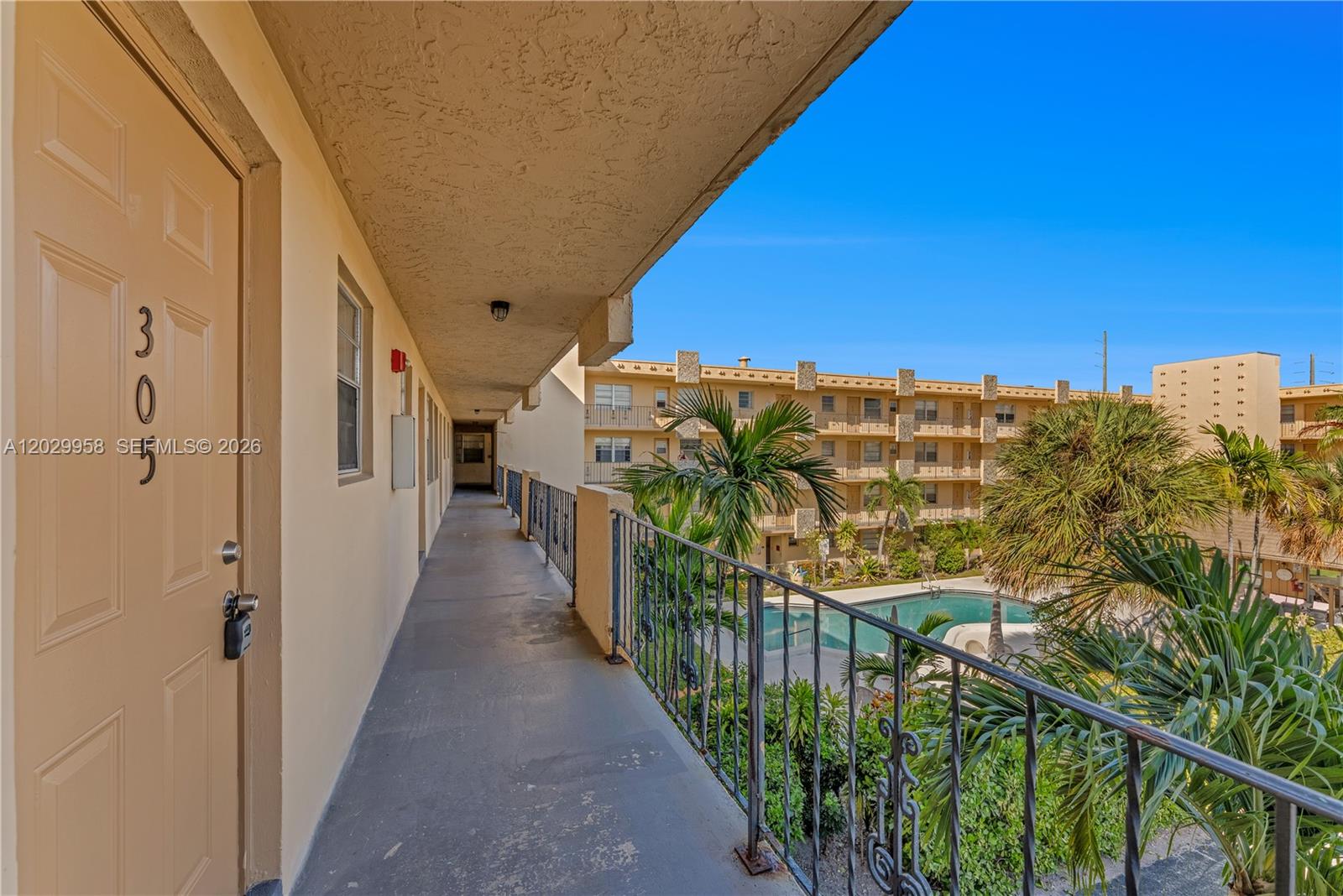 2145 Pierce St # 305