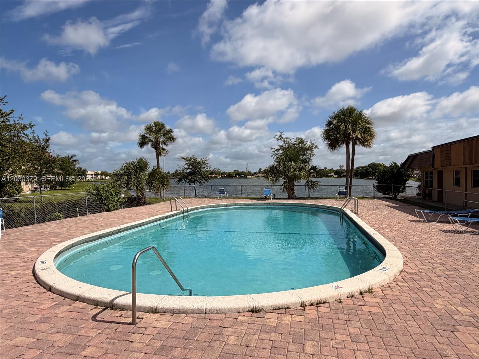 412 S Lakeside Dr # 223