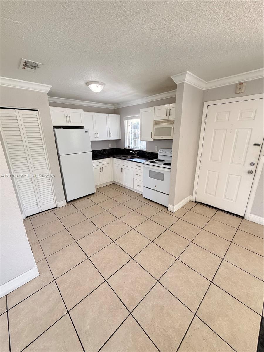 412 S Lakeside Dr # 223