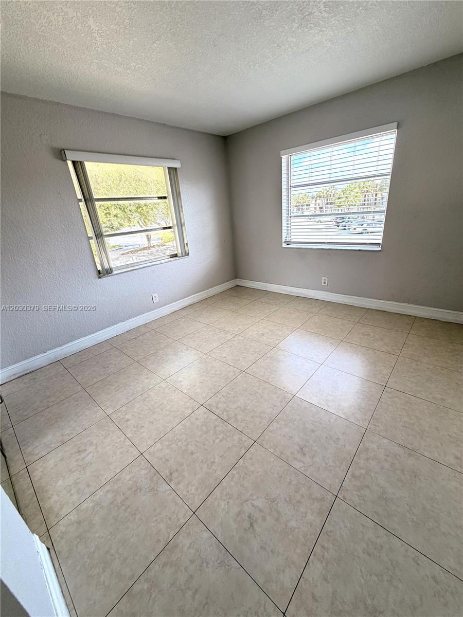 412 S Lakeside Dr # 223