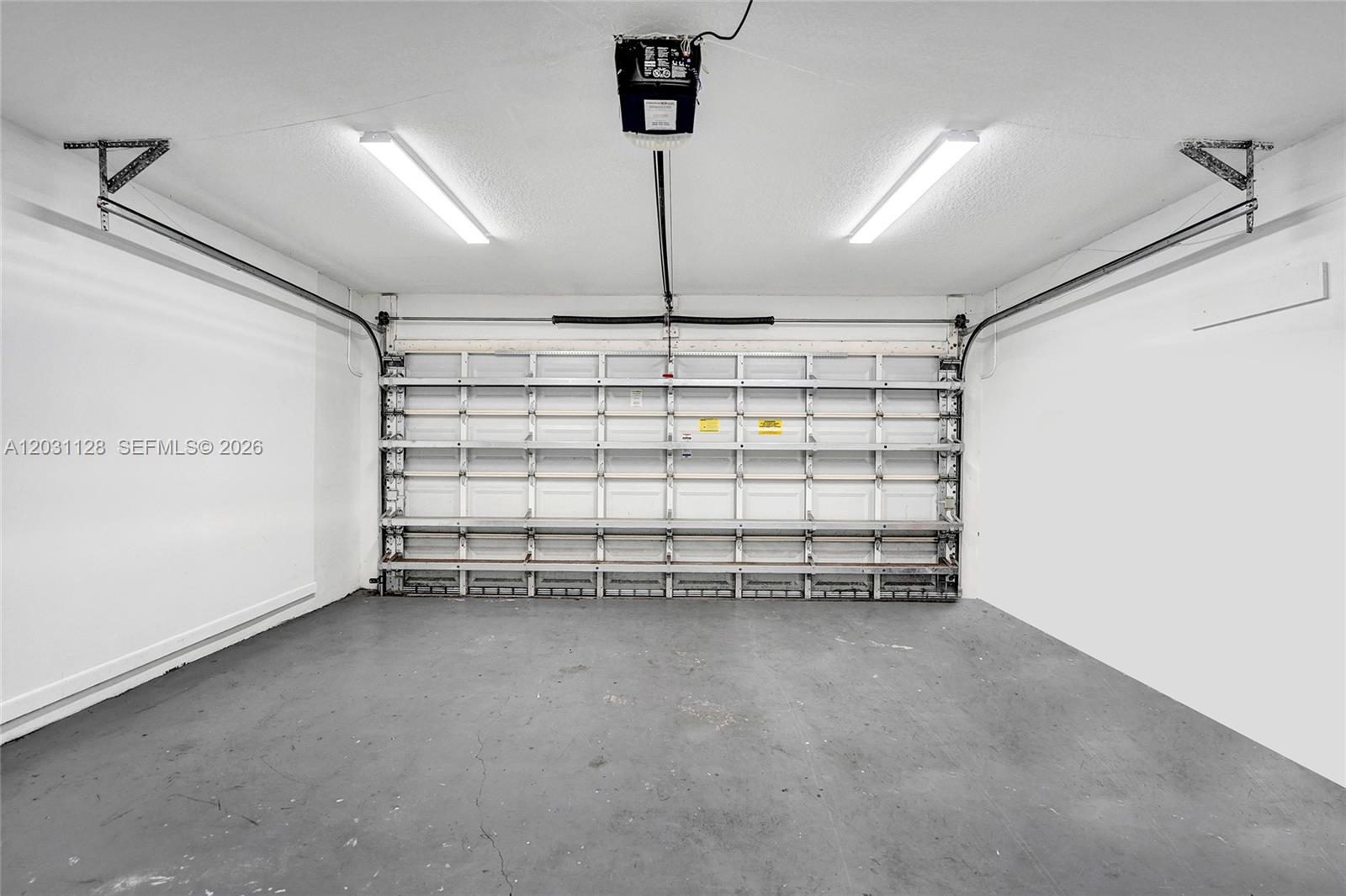 10211 Caracas St
