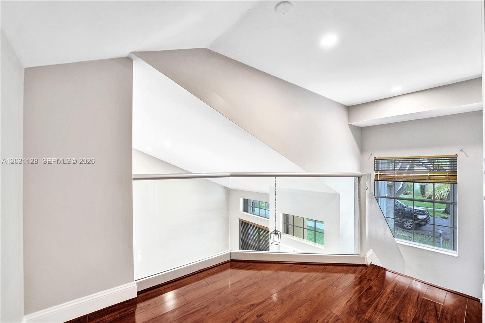 10211 Caracas St