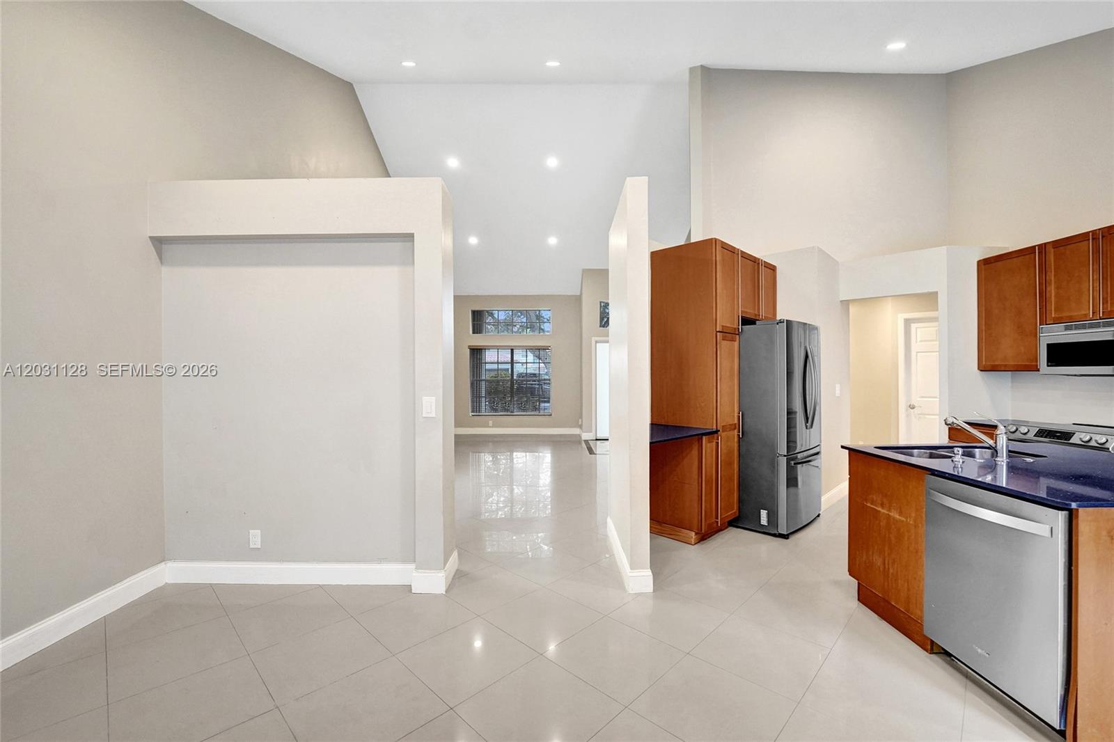 10211 Caracas St