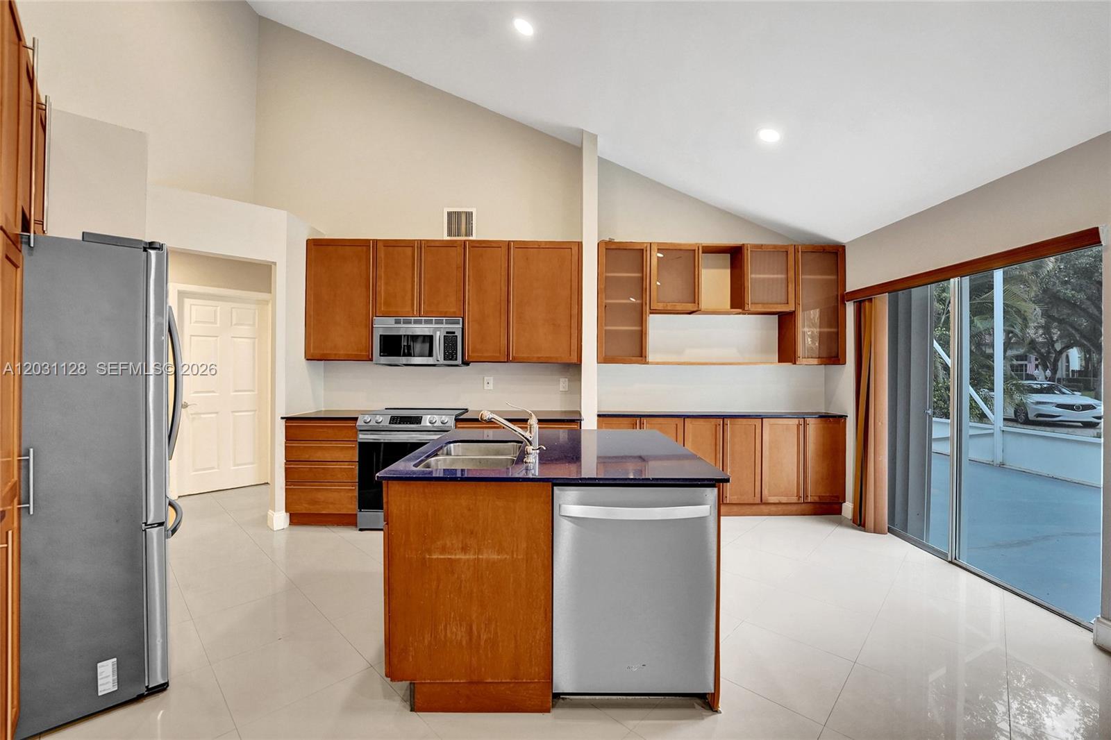 10211 Caracas St