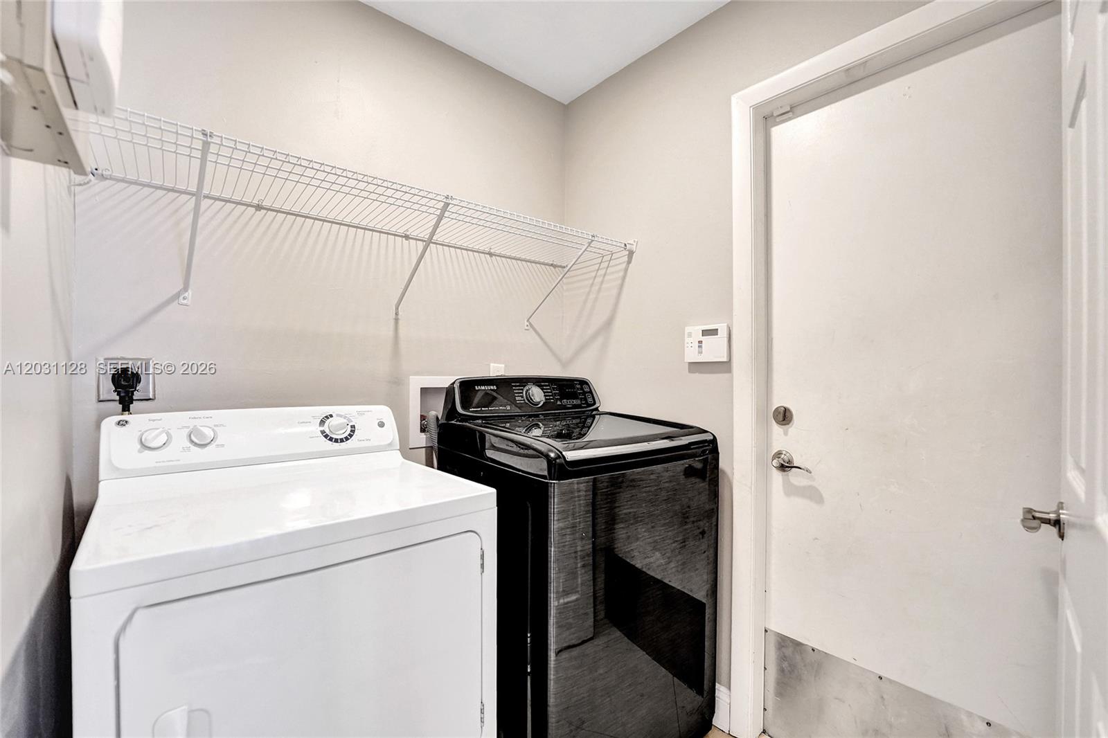 10211 Caracas St