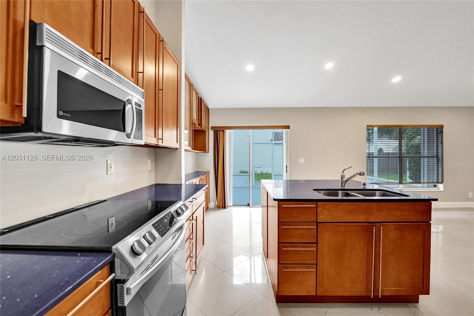 10211 Caracas St
