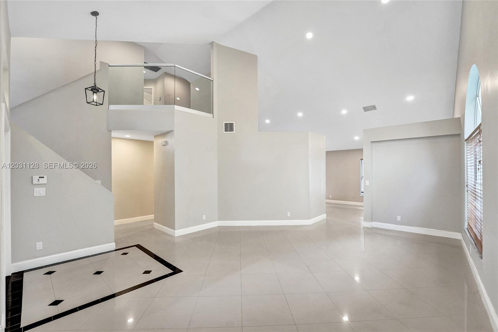 10211 Caracas St