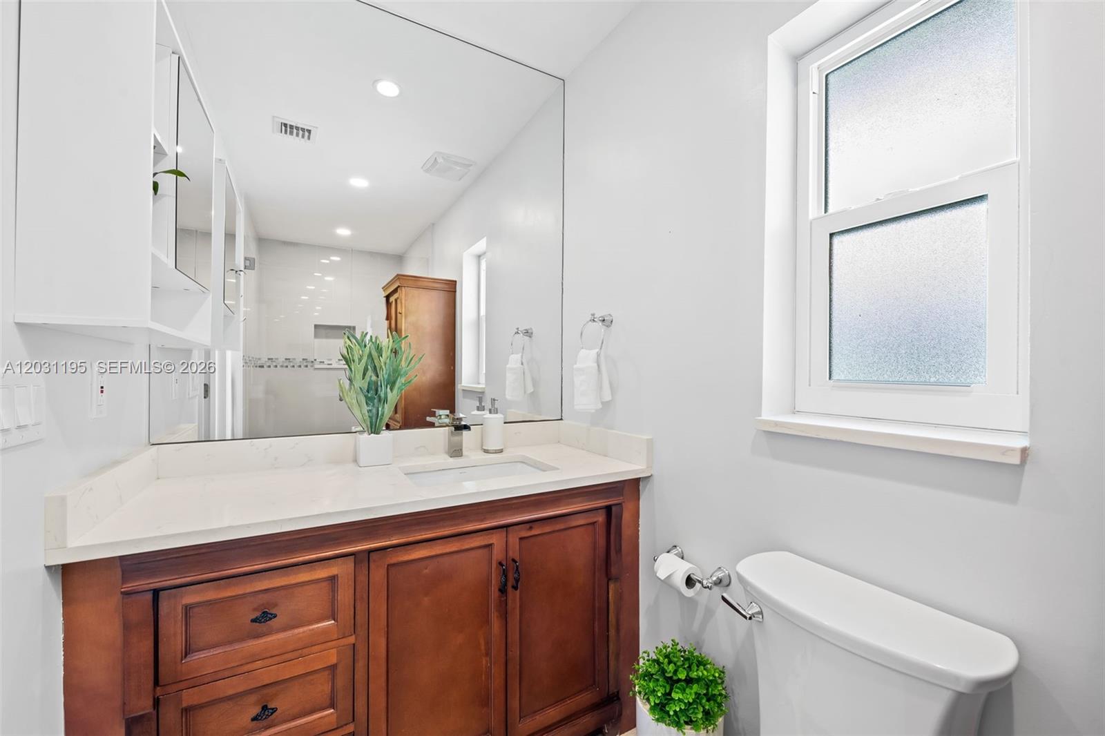 370 SE 12th Ave
